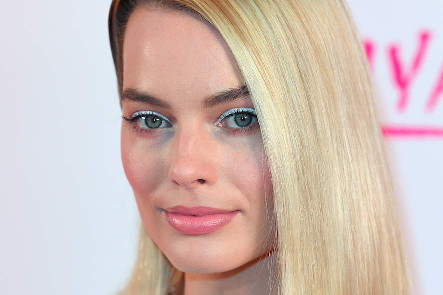 Margot robbie white eyeliner