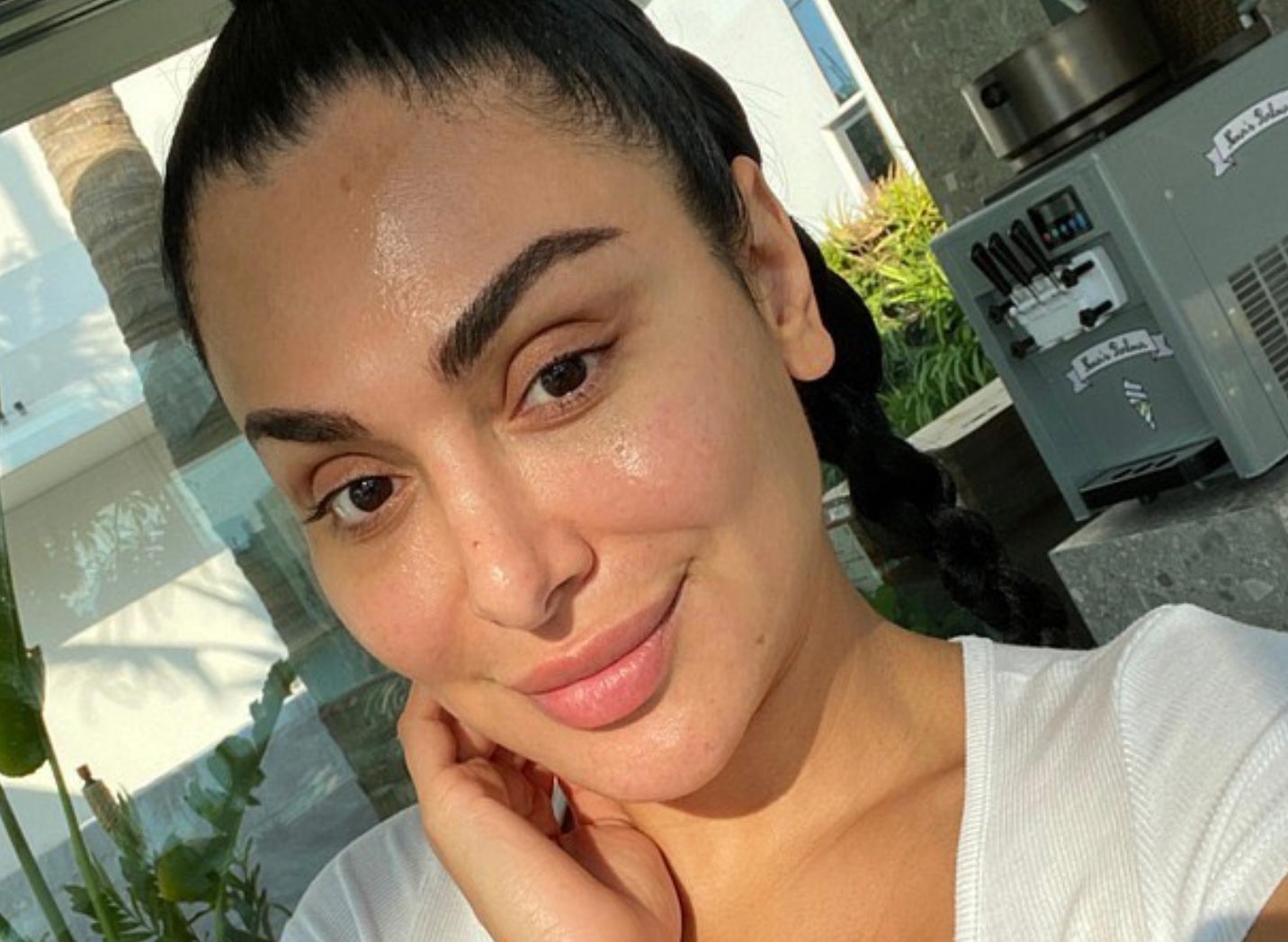 Huda Kattan on How to Contour Your Face