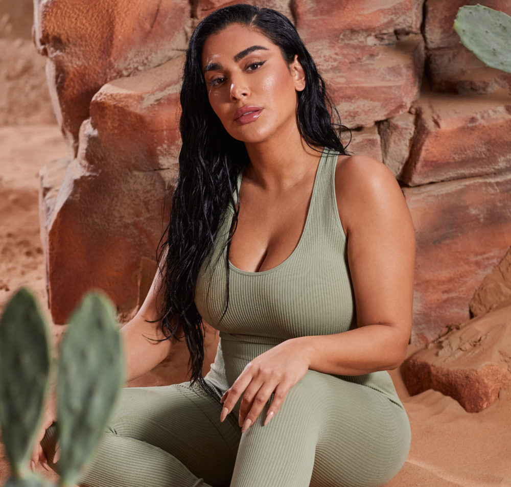 Huda Beauty Glowish MultiDew skin tint