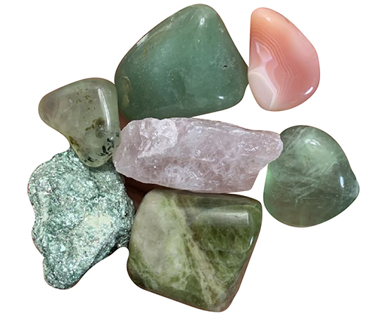 10-Chakra-Zulu-Crystals-for-Heart-Chakra