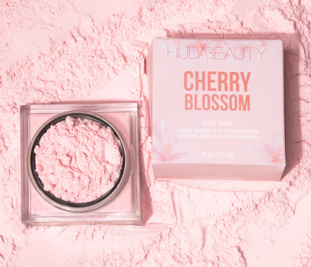 Huda Beauty Easy Bake Loose Powder in Cherry Blossom