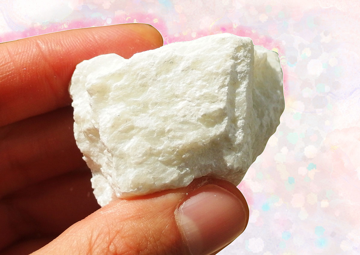 Let's Get to Know About Talc: Mineral Widely Used in Cosmetics