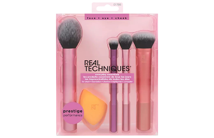 2-Tools-Real-Techniques-Everyday-Essentials-Brush-Set